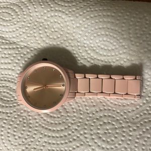 Cute brand new watch never worn . Great for a gift, or a nice dinner